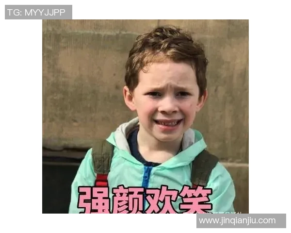 小黑模仿足球明星精彩瞬间引发网友热议与欢笑